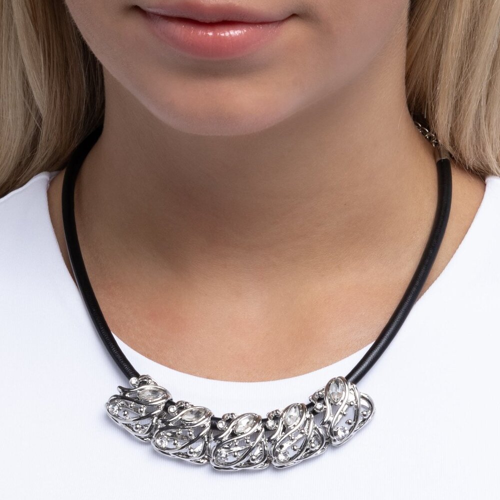 Sprig Shimmer - Black Necklace
